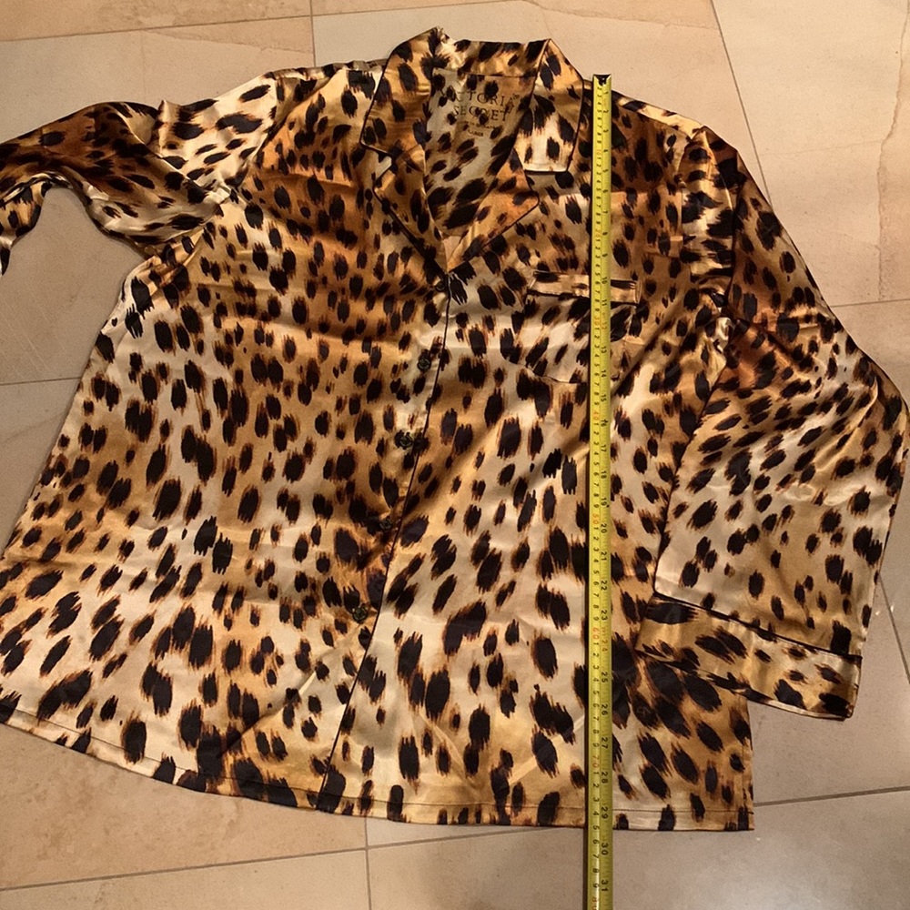 Victoria’s Secret silk feel Leopard print Pajama - Picture 11 of 11